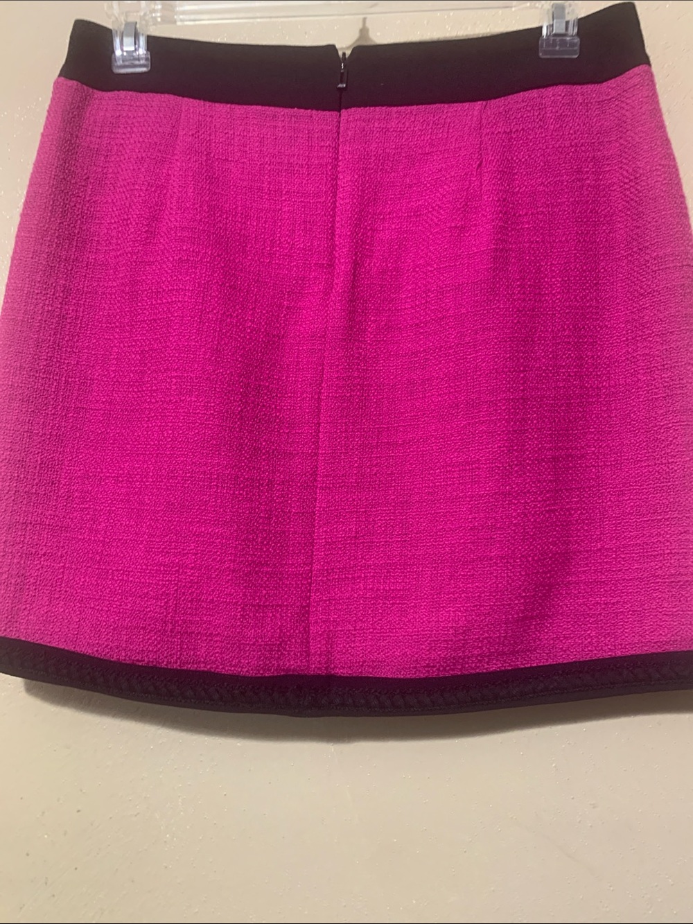 Karl Lagerfeld size 8 Fuchsia Tweed Mini Skirt Black Trim NWT $109 - Picture 4 of 6